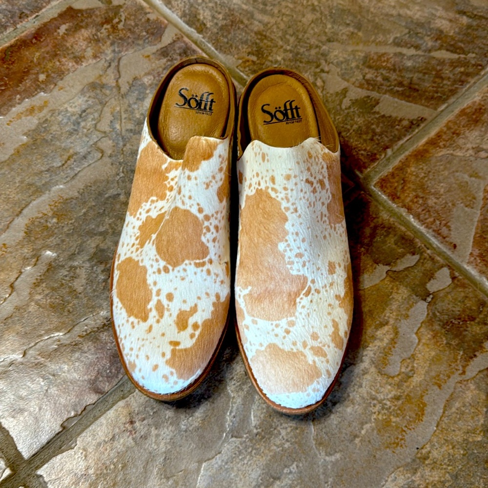 SOFFT cow skin mule- Fun style!